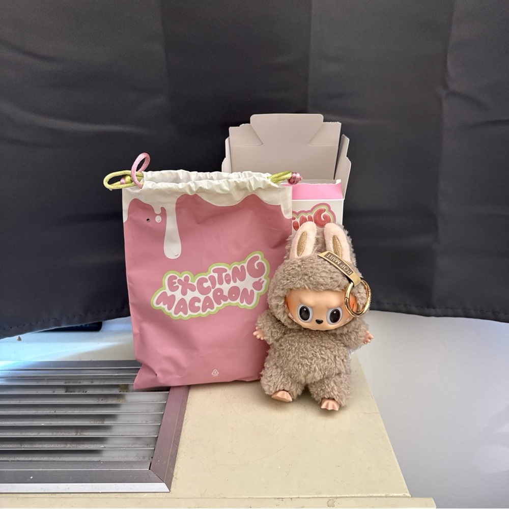 Toffee Labubu - Picture 2 of 3